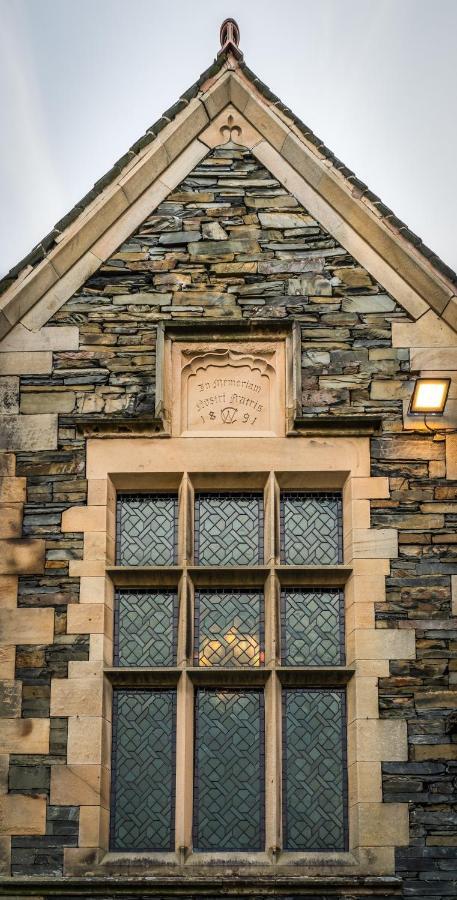 Kotel Windermere Exteriér fotografie The 1901 date stone above the window of the main entrance